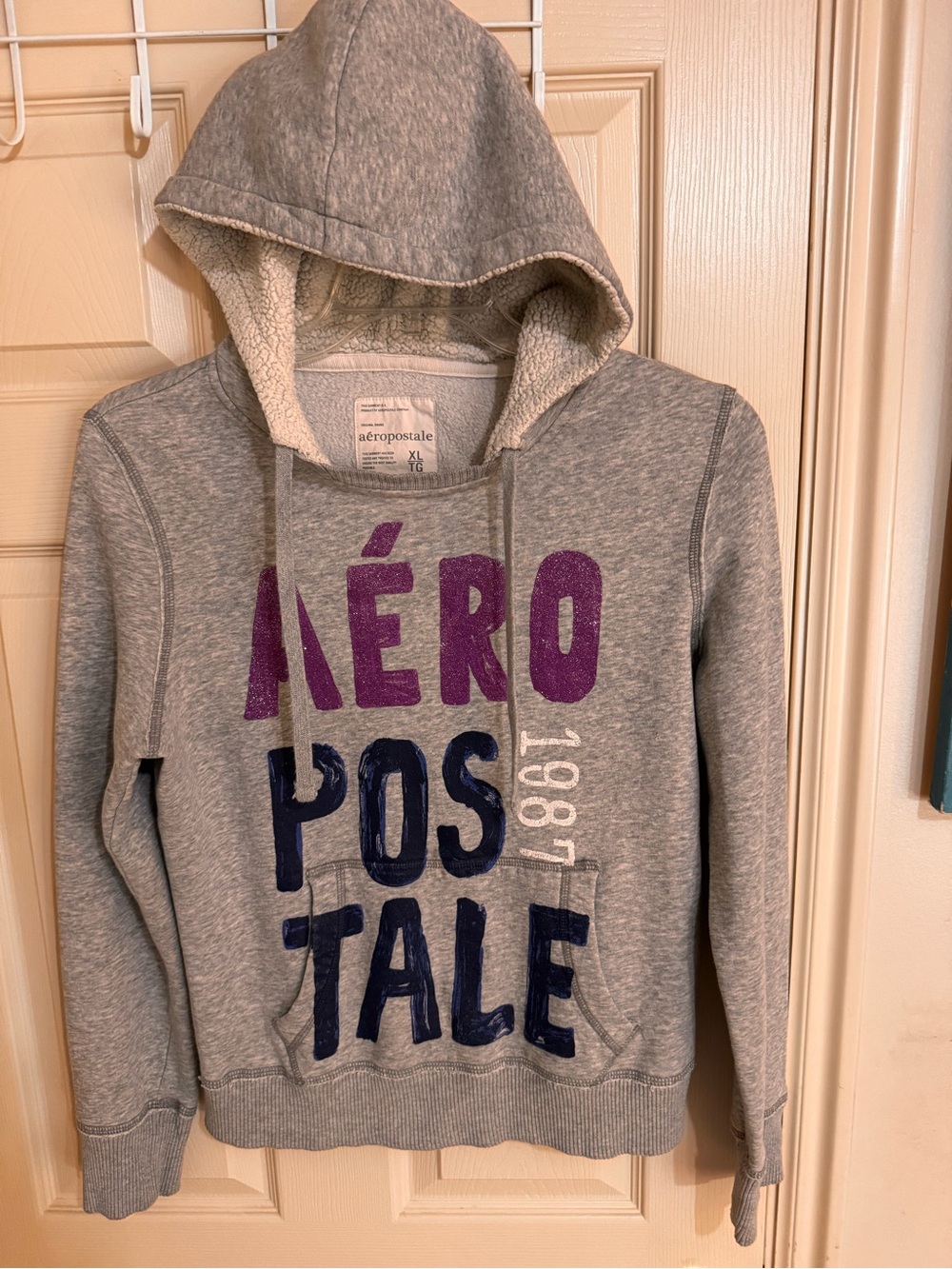 Aéropostale Women’s Grey Sherpa Lined Hoodie Sweatshirt – Size XL